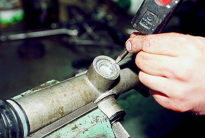 Правильный ремонт рулевой рейки Форд Фокус 2 — залог безопасной езды